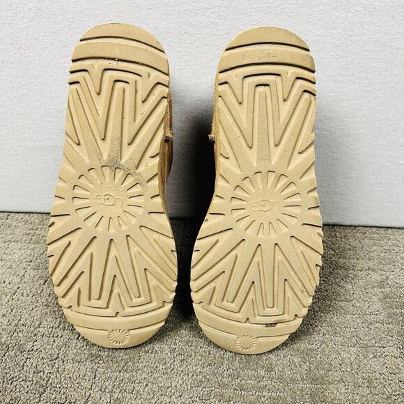 UGG Classic Ultra Mini Boot for Women’s Size US 9 Chestnut Natural Materials - Picture 9 of 12